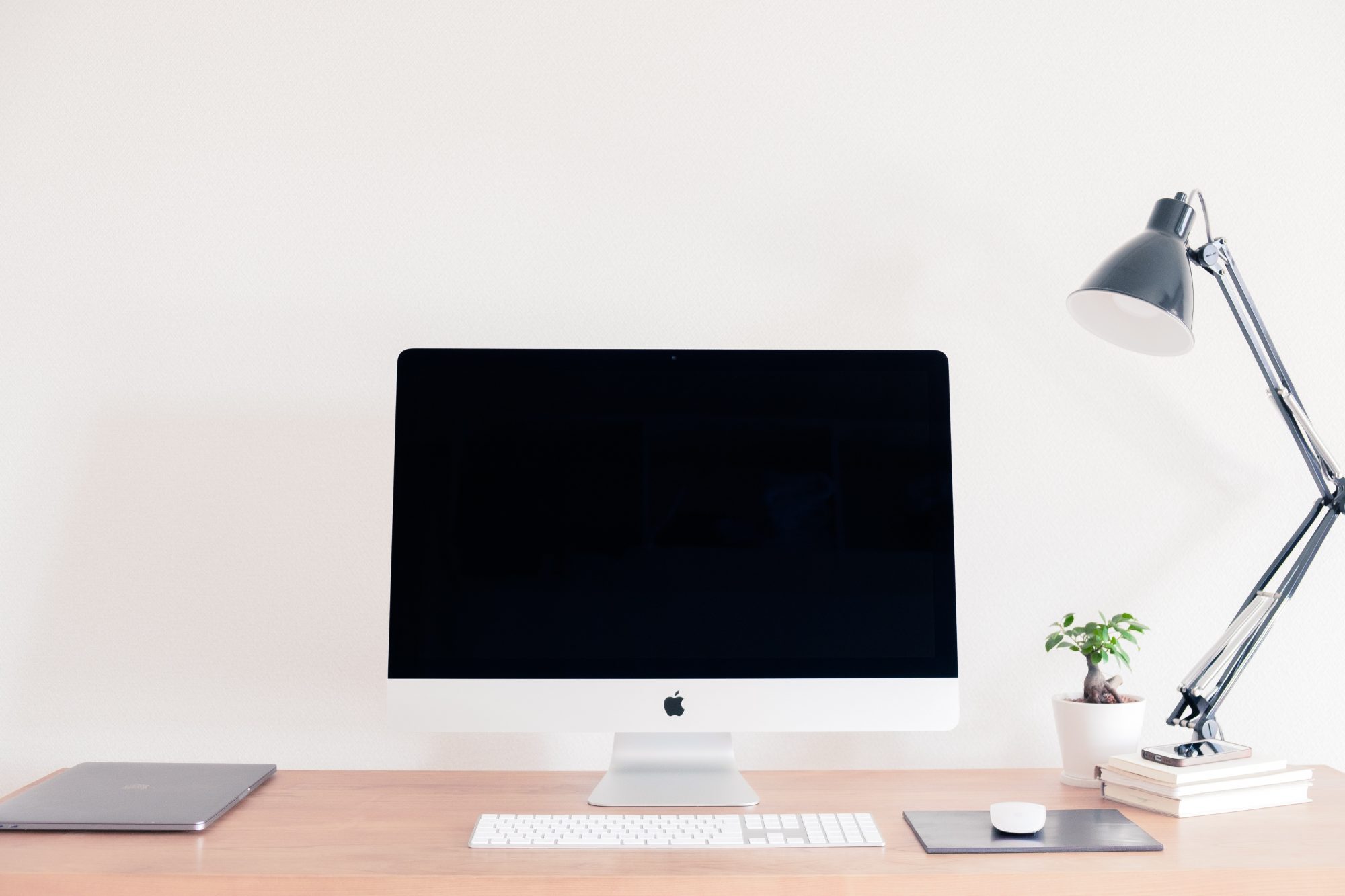 A Mac Desktop Sitting on a desk